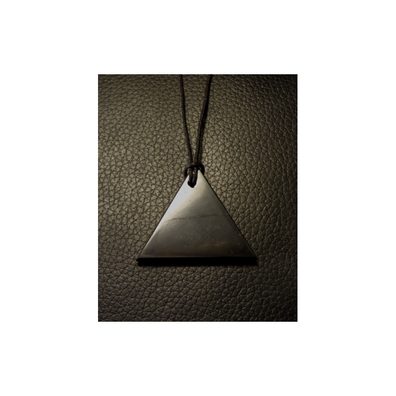 Pendentif de shungite triangle - pointe vers le haut de Catalogue général