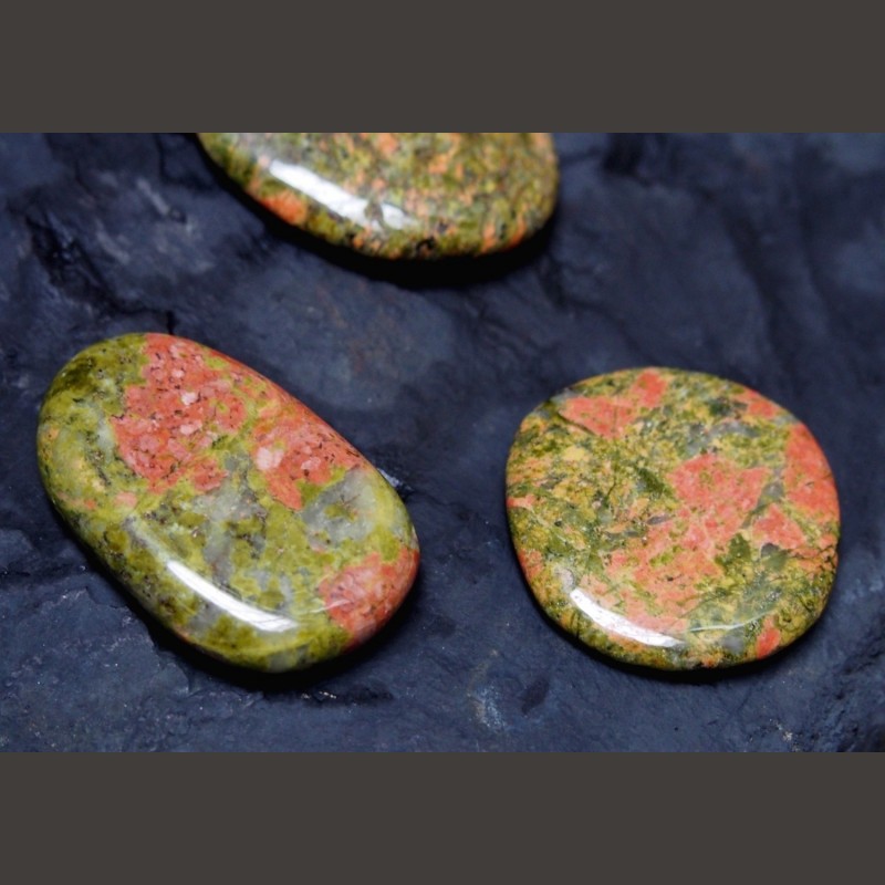 Unakite - pierre plate - chakra pistache de Catalogue pierres et cristaux