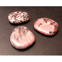 Rhodonite - pierre plate - 4e chakra de Catalogue pierres et cristaux