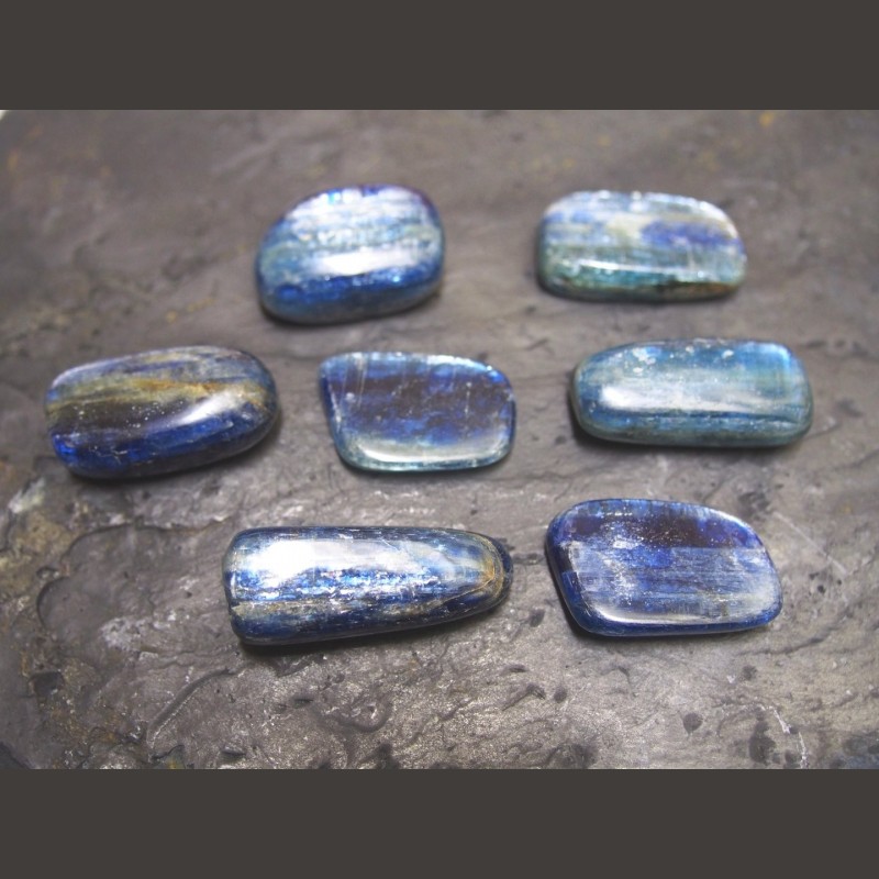 Cyanite - pierre roulée - 5e chakra de Catalogue pierres et cristaux