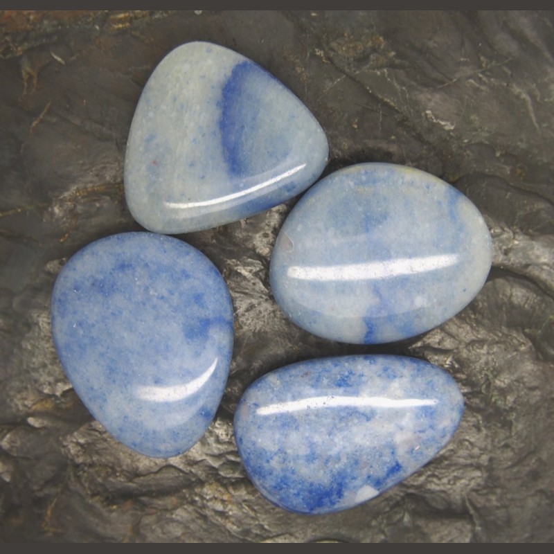 Quartz bleu - pierre plate - 5eme chakra de Catalogue pierres et cristaux