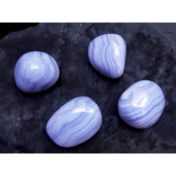 Calcédoine bleue - pierre roulée - 5ème chakra de Catalogue pierres et cristaux
