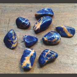 Sodalite \\"sunset\\" - pierre roulée de Pierres du 6ème chakra