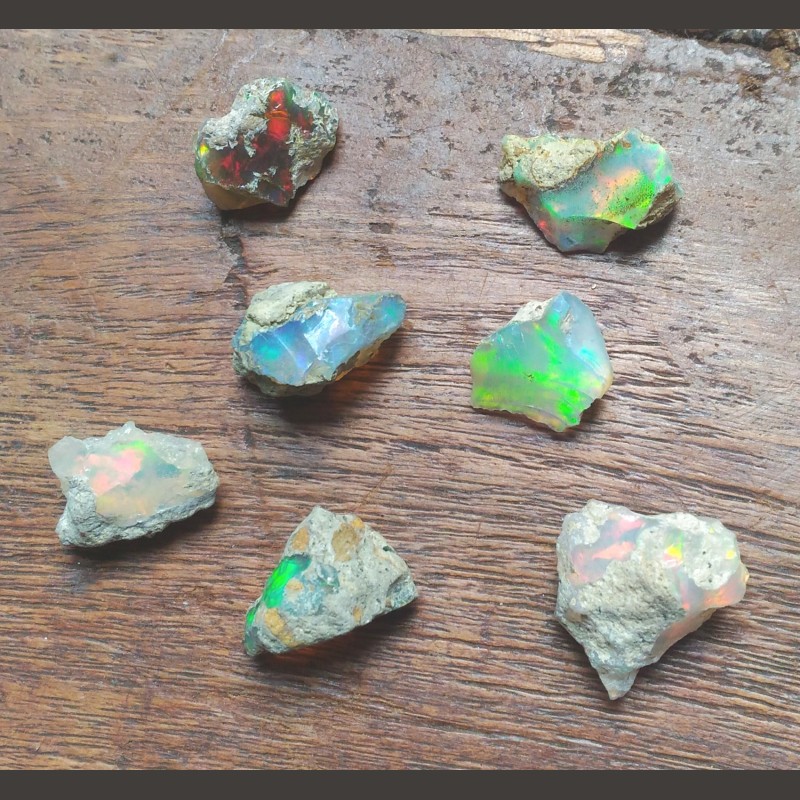 Opale noble d'ethipie - petite pierre brute de Pierres du 6ème chakra