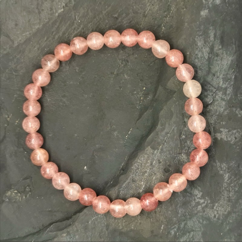 Quartz framboise - bracelet perles 6mm - 4e chakra + magenta de Bracelets