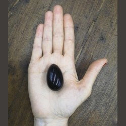 Obsidienne noire - Œuf de yoni S - chakra bordeaux de Pierres du chakra bordeaux