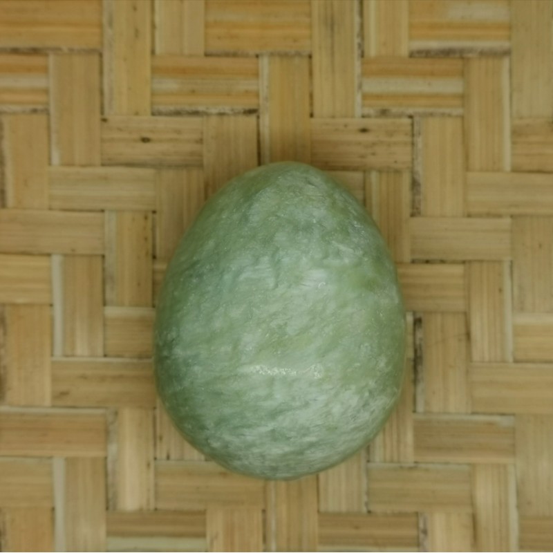 Serpentine bowenite claire - Œuf de yoni L - chakra pistache de Œufs de Yoni - lithothérapie