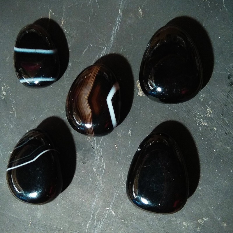 Onyx noir - pendentif percé - 1er chakra