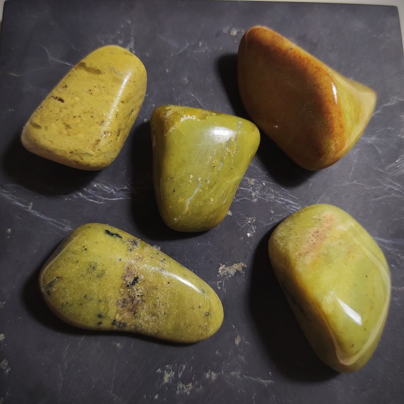Opale verte - pierre roulée - chakra pistache de Catalogue pierres et cristaux